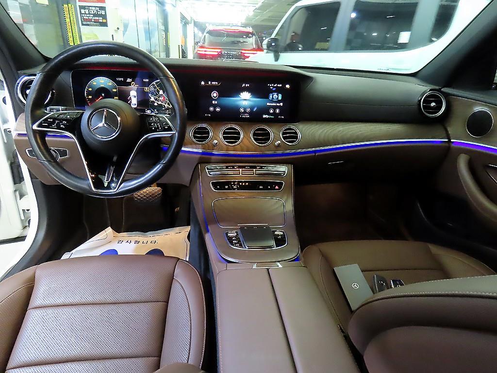 Mercedes Benz E class - Vista 9