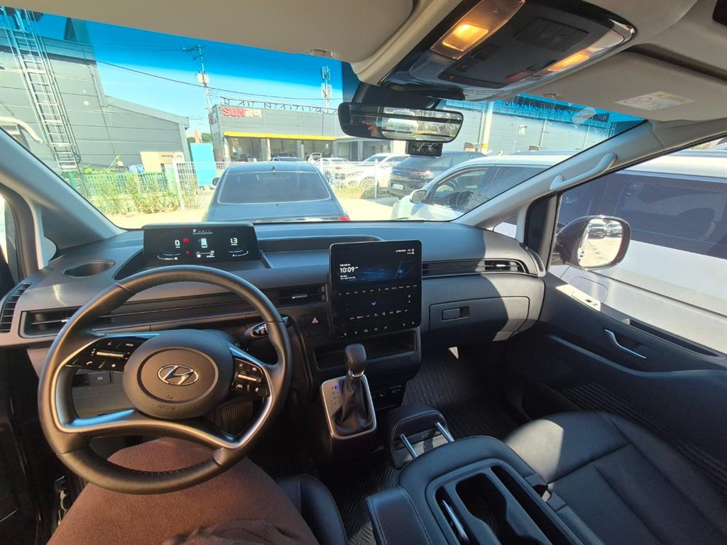 HYUNDAI Staria - Vista 6