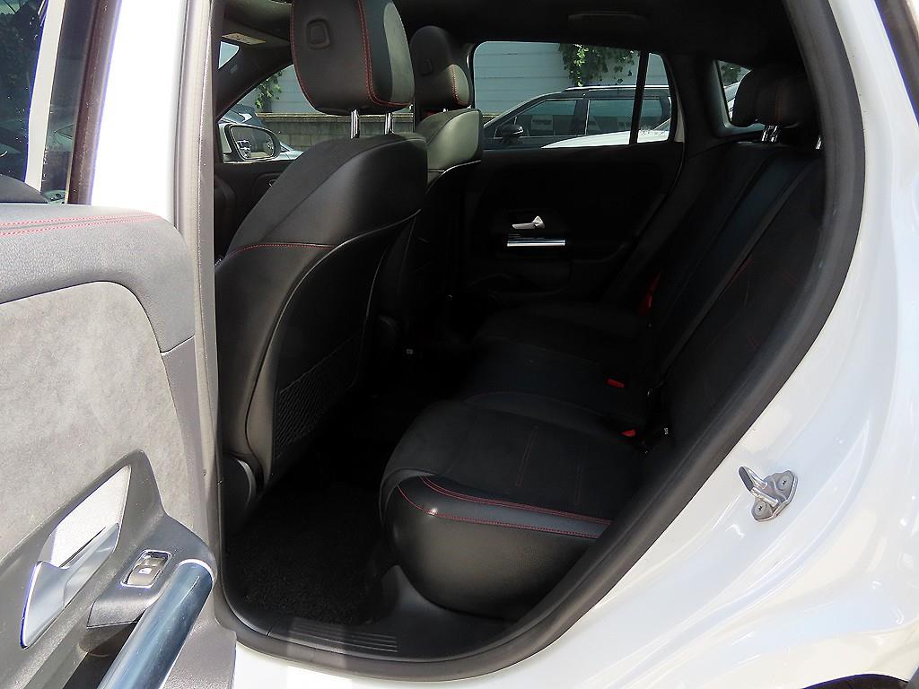 Mercedes Benz GLA Class - Vista 6