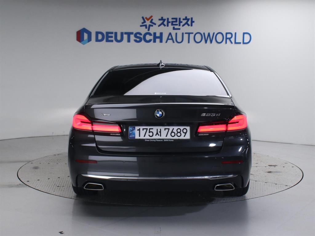 BMW 5 Series - Vista 4