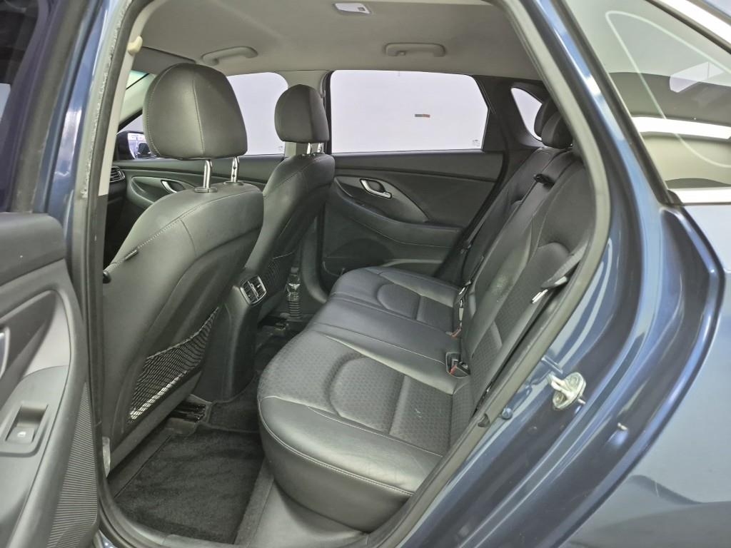 HYUNDAI i30 - Vista 12