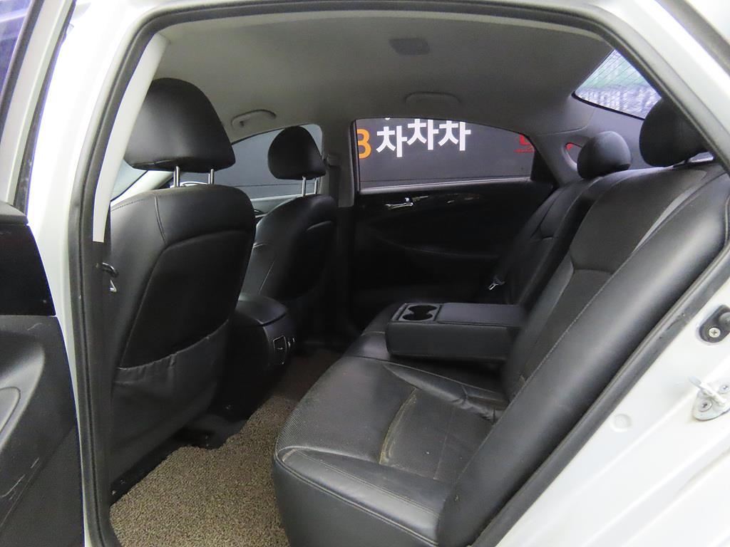 HYUNDAI Sonata - Vista 6