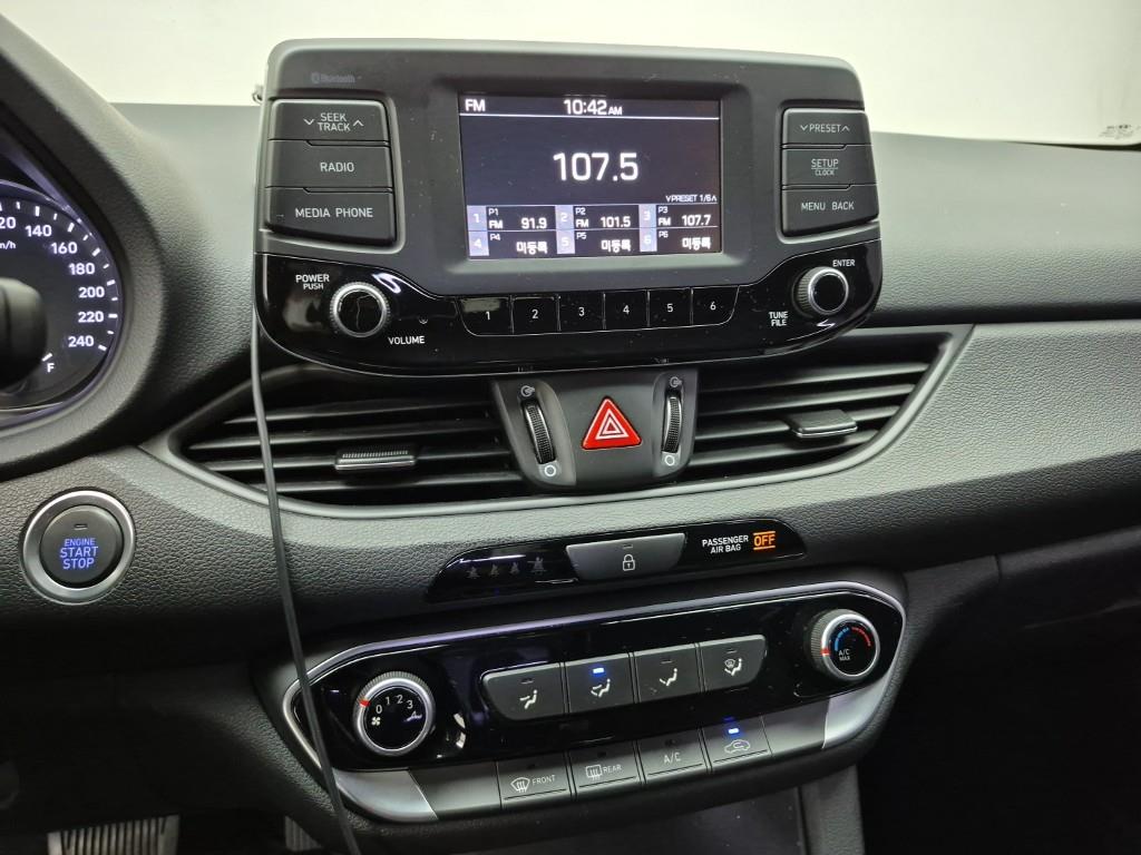 HYUNDAI i30 - Vista 10