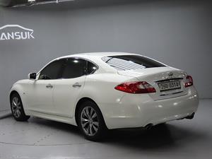 Infiniti M - Vista 6