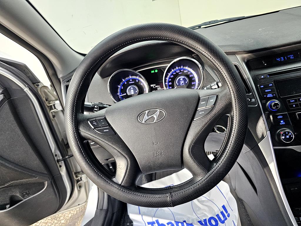 HYUNDAI Sonata - Vista 12