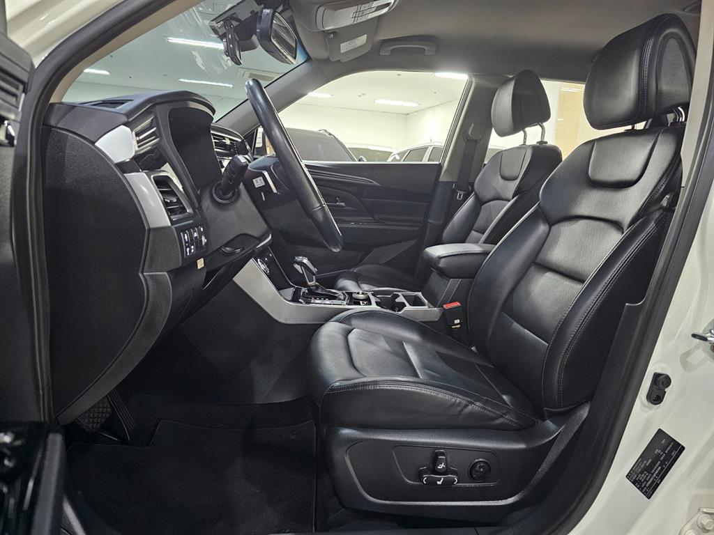 Ssangyong Korando - Vista 11