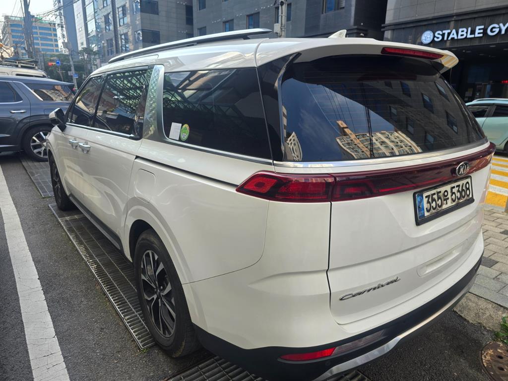 KIA Carnival - Vista 6