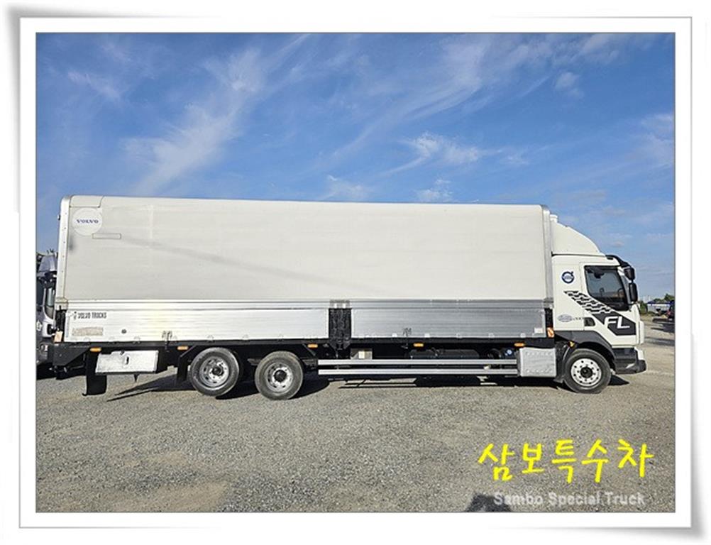 medium and large cargo truck - Vista 5