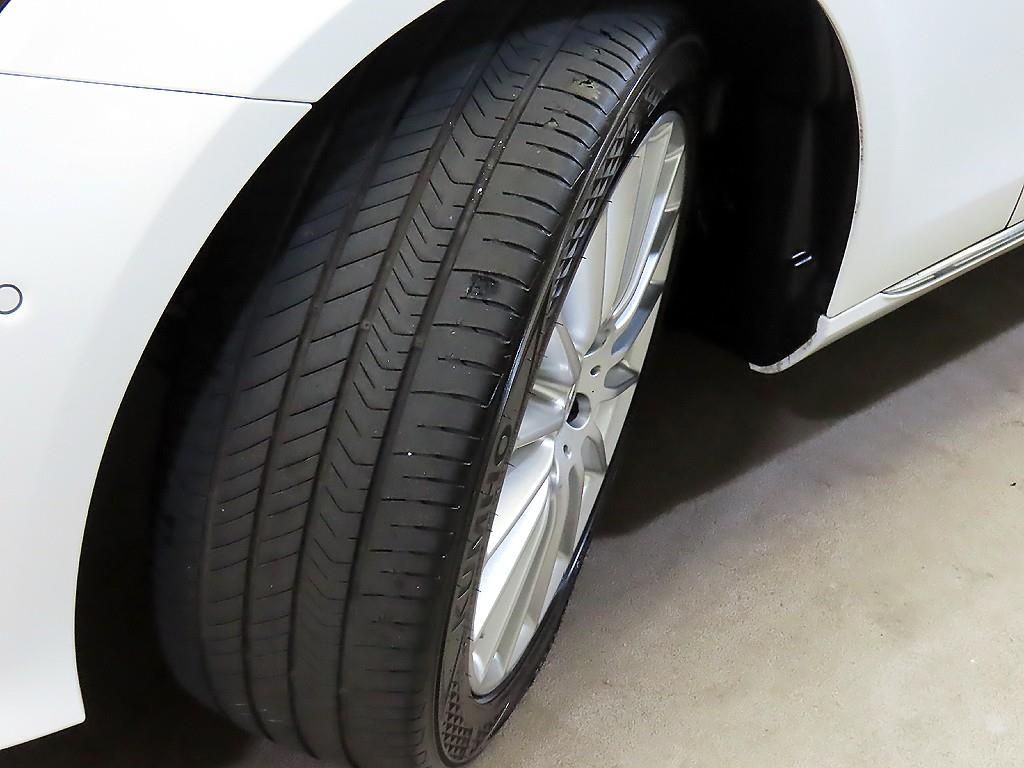 Mercedes Benz E class - Vista 8