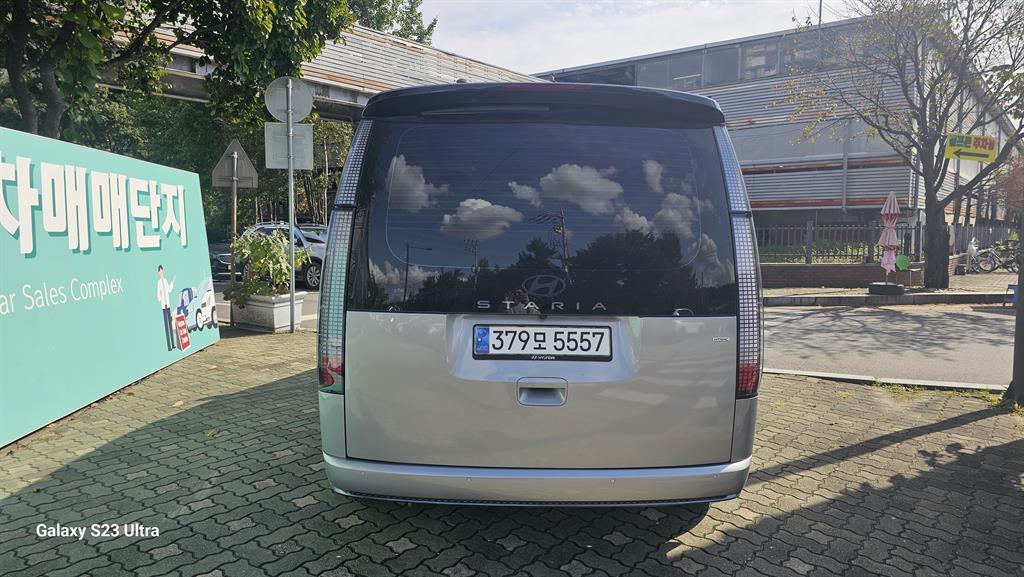 HYUNDAI Staria - Vista 4
