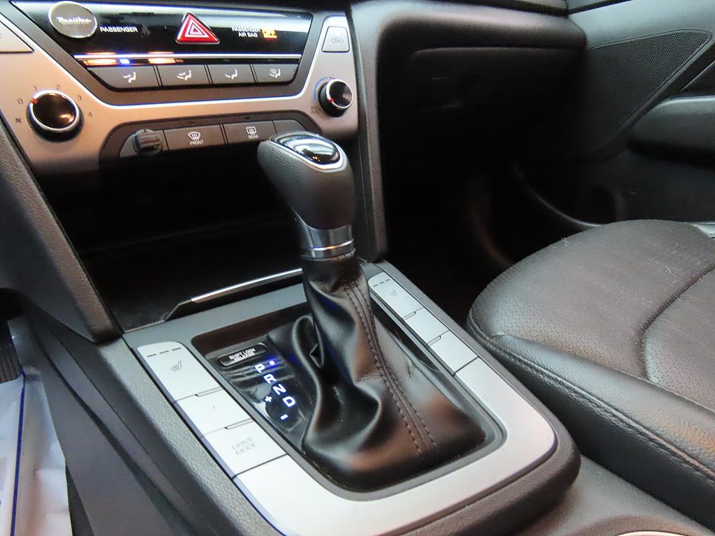 HYUNDAI Avante - Vista 11