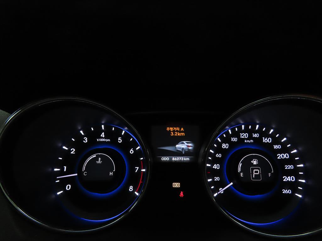 HYUNDAI Sonata - Vista 9