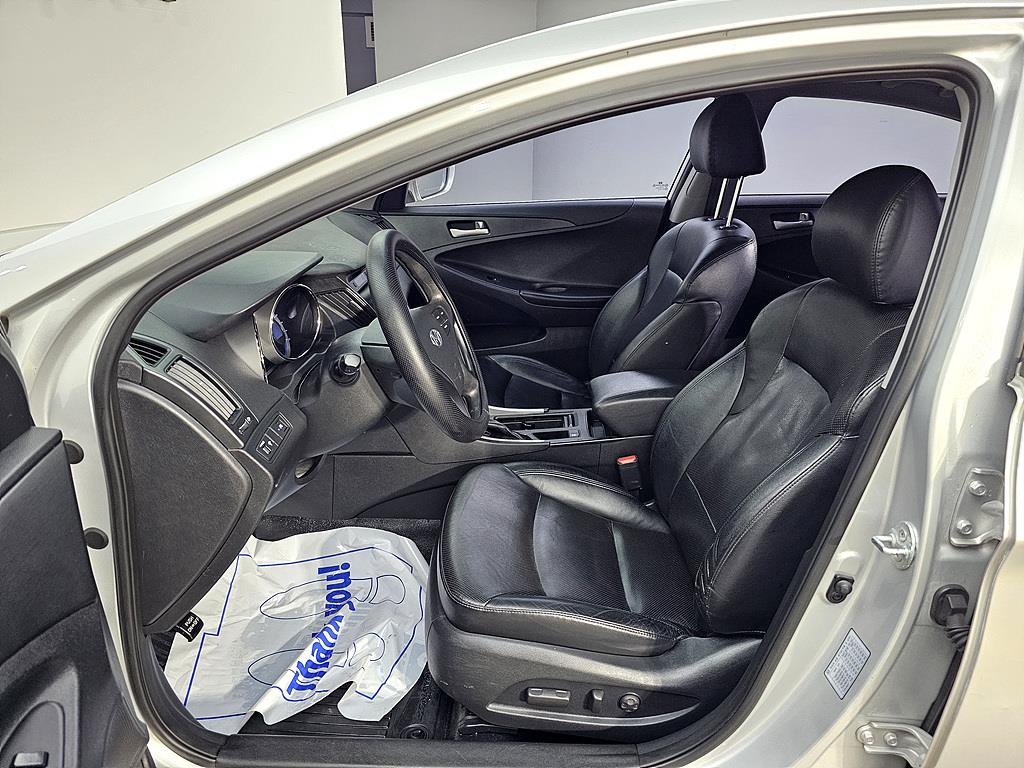 HYUNDAI Sonata - Vista 8