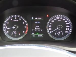 HYUNDAI Sonata - Vista 10