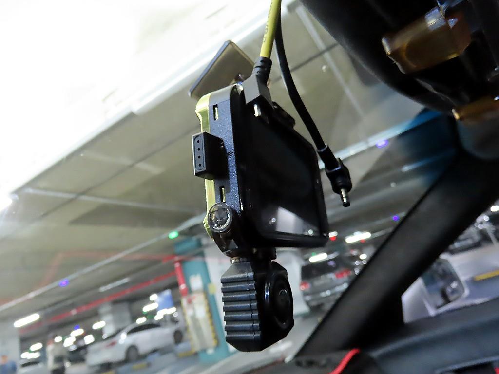 HYUNDAI Tuscani - Vista 11