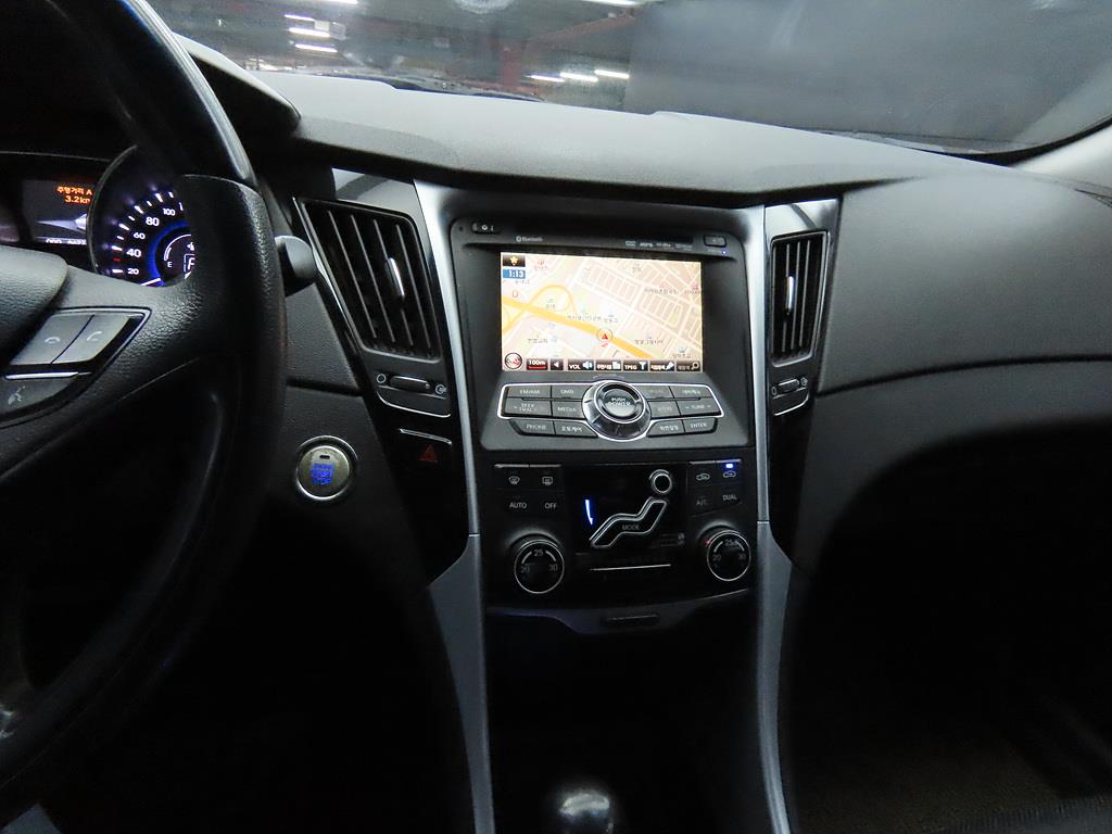 HYUNDAI Sonata - Vista 10