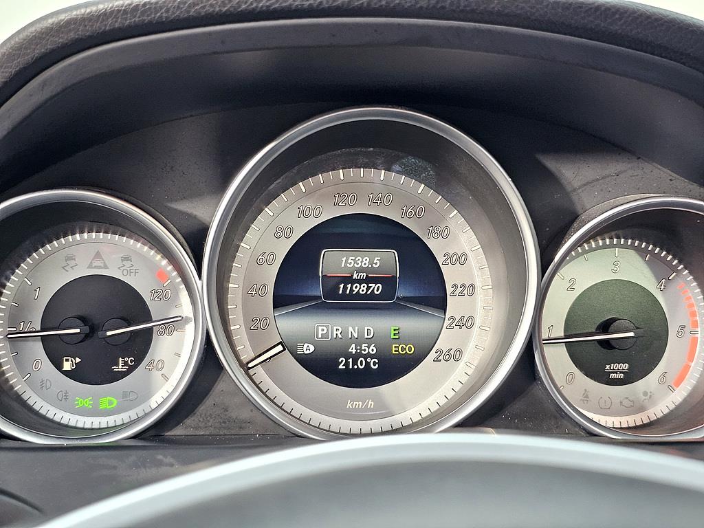 Mercedes Benz C Class - Vista 7