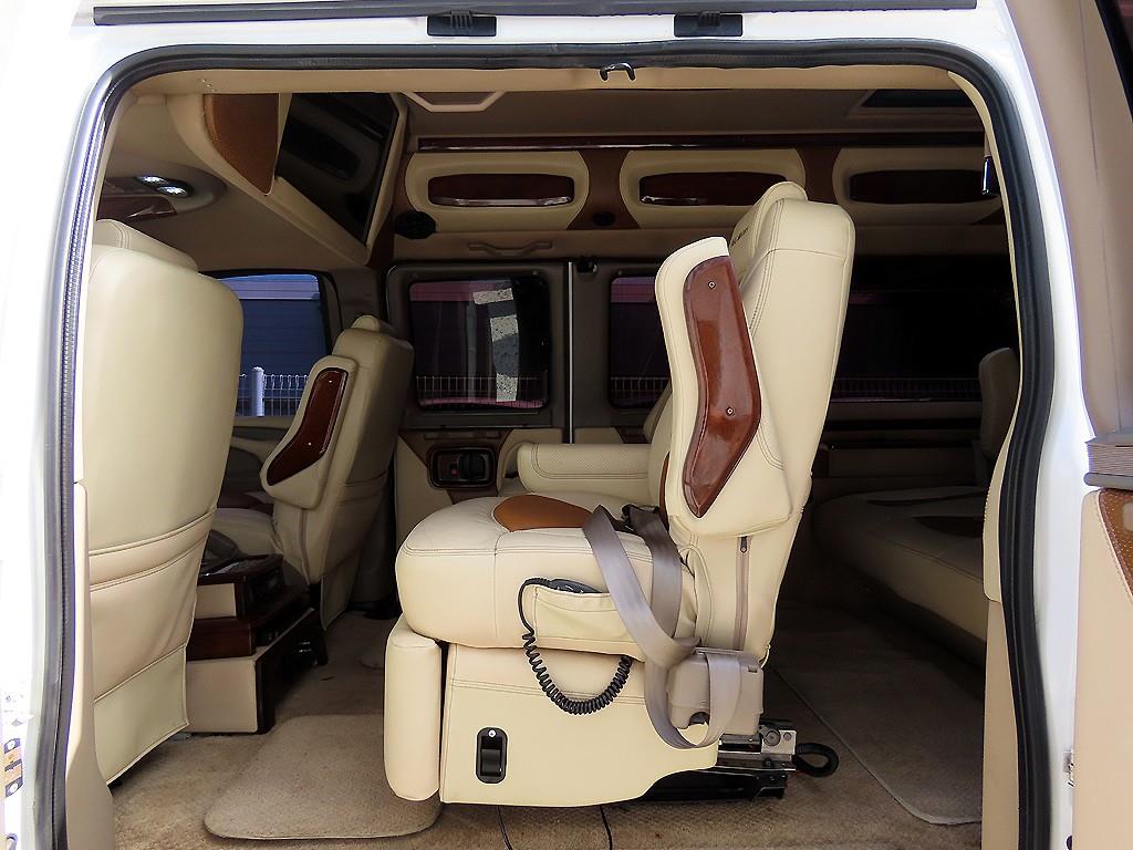 Chevrolet Express van - Vista 6