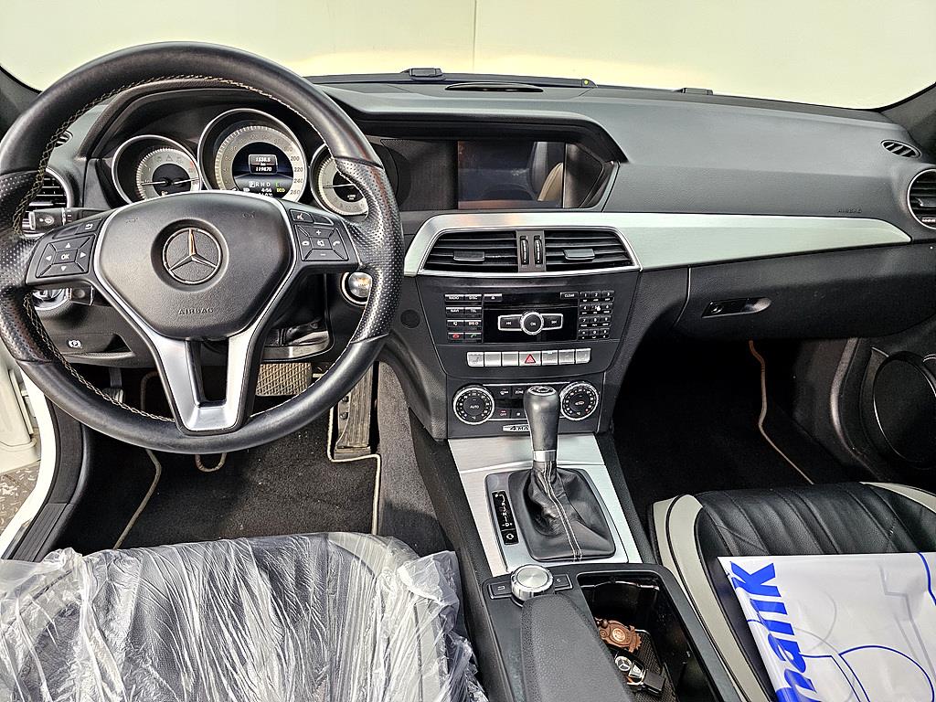 Mercedes Benz C Class - Vista 5