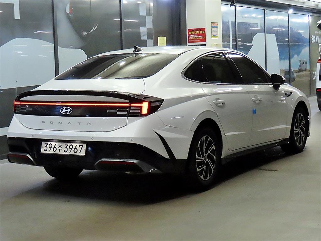 HYUNDAI Sonata - Vista 4