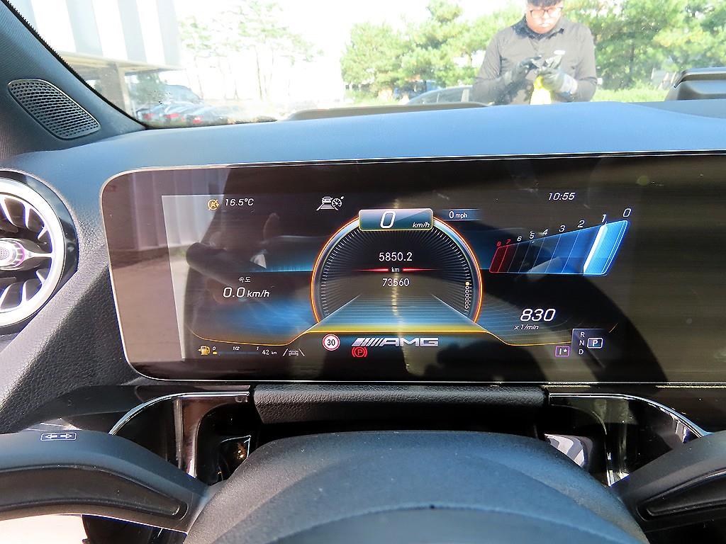 Mercedes Benz GLA Class - Vista 9