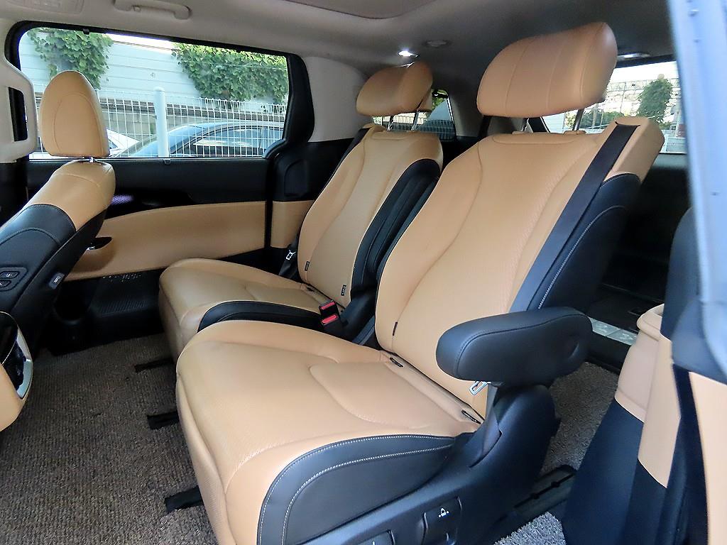 KIA Carnival - Vista 6