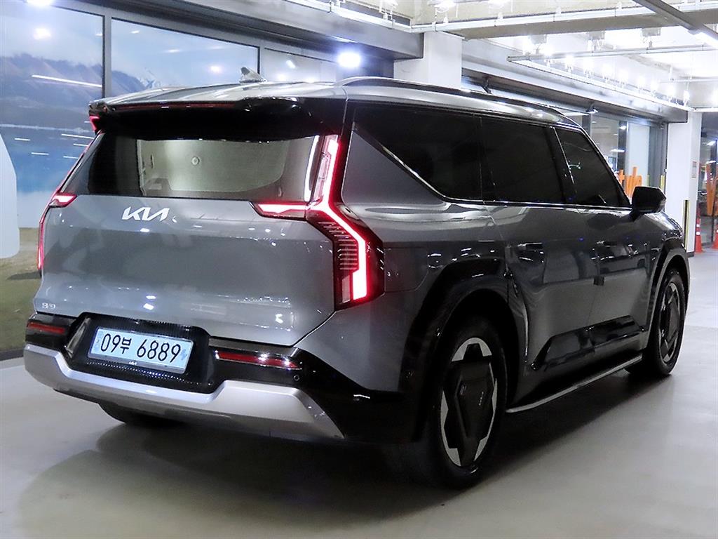 KIA EV9 - Vista 4