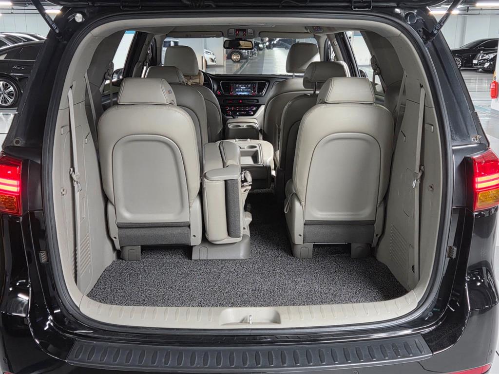 KIA Carnival 2016 Negro - Importación desde Corea - HF Imports Iquique - Foto 19