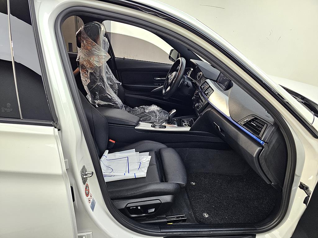 BMW 3 series - Vista 11