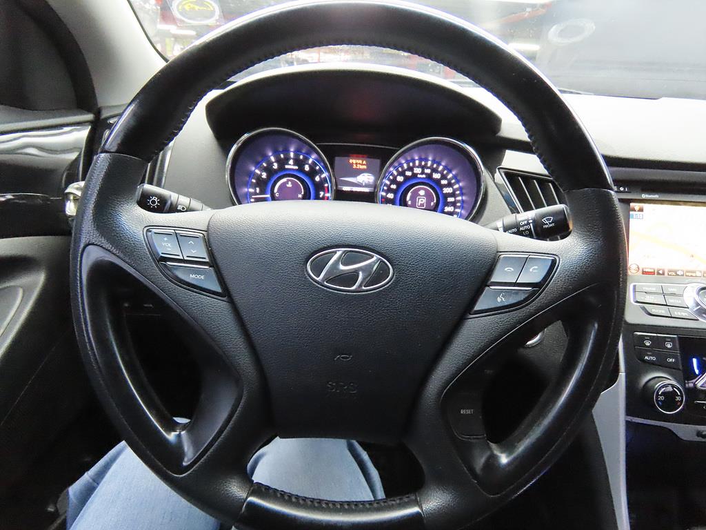 HYUNDAI Sonata - Vista 8