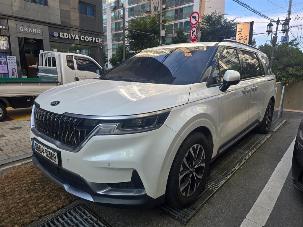 KIA Carnival - Vista 2