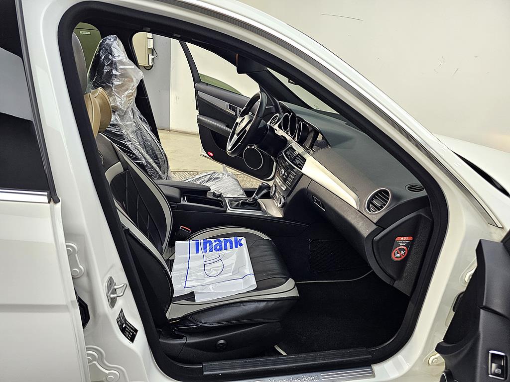 Mercedes Benz C Class - Vista 11