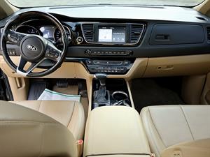 KIA Carnival - Vista 10