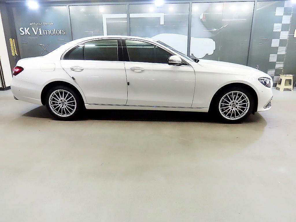 Mercedes Benz E class - Vista 4