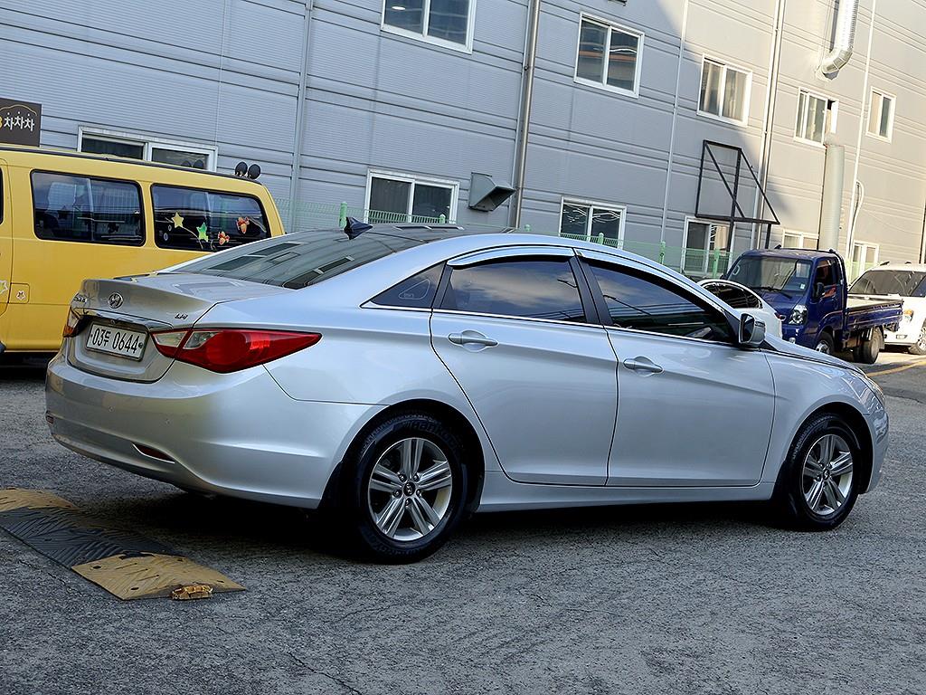 HYUNDAI Sonata - Vista 7