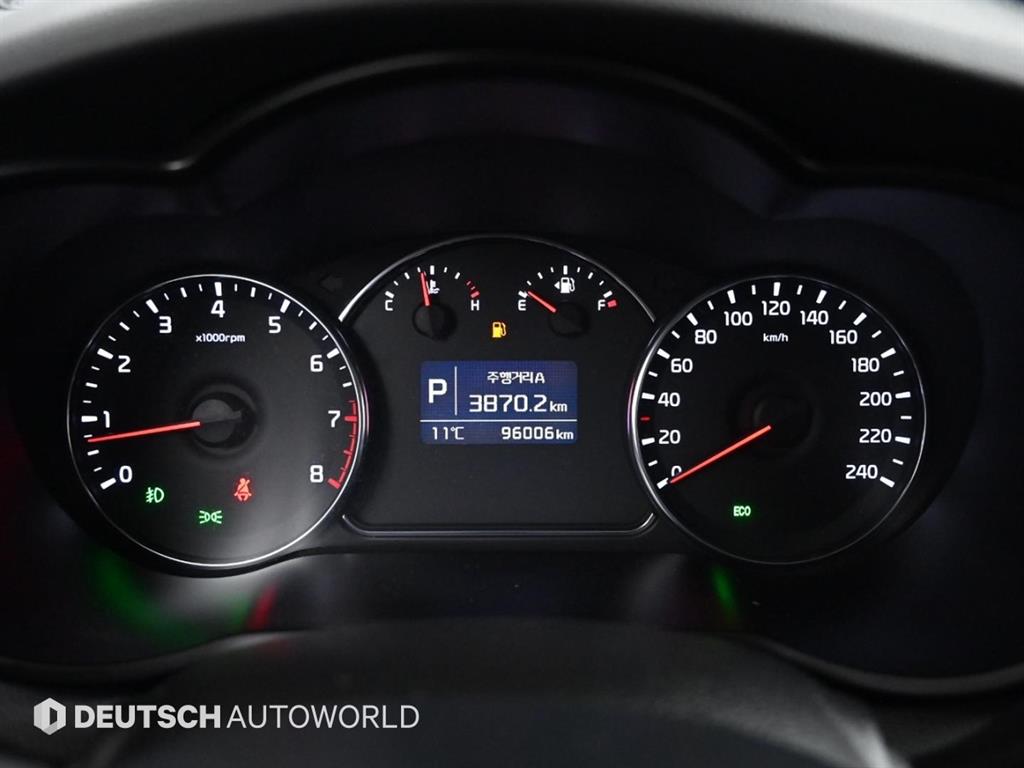 KIA Carens - Vista 6