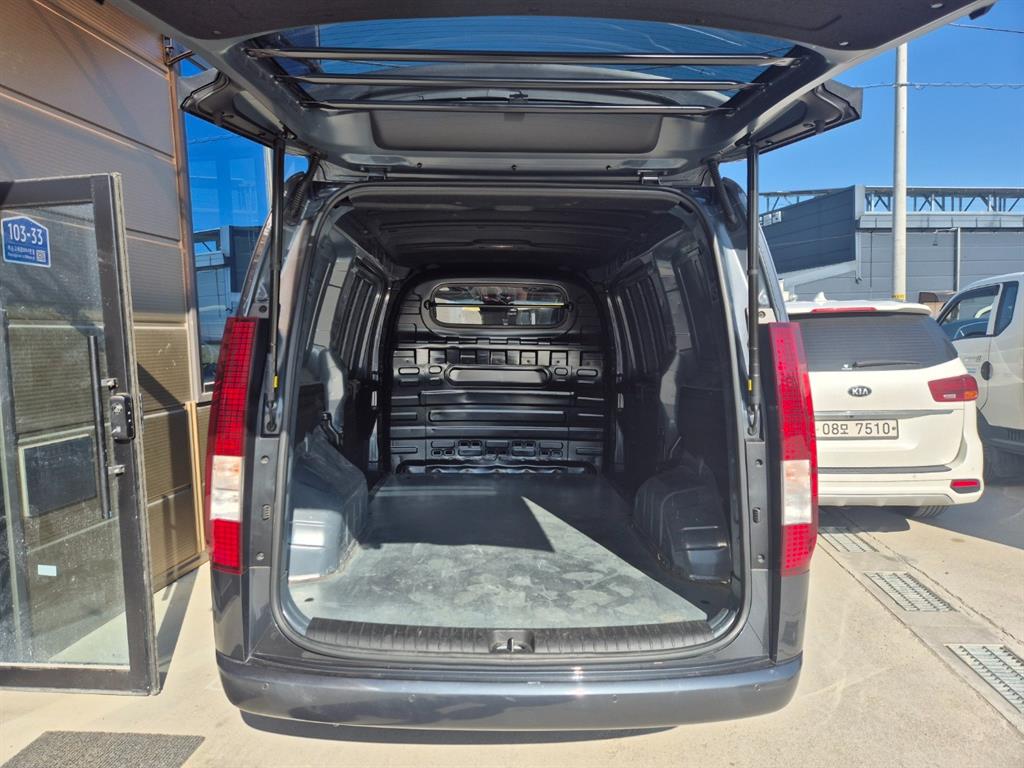 HYUNDAI Staria 2022 Gris - Importación desde Corea - HF Imports Iquique - Foto 16