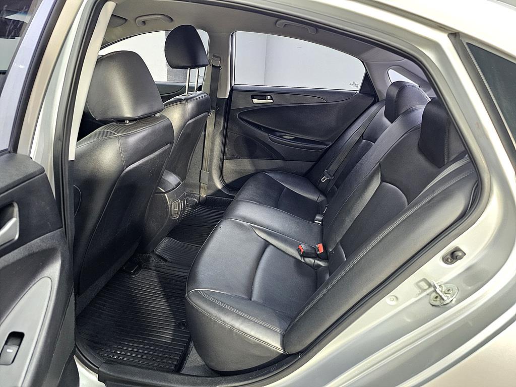 HYUNDAI Sonata - Vista 9