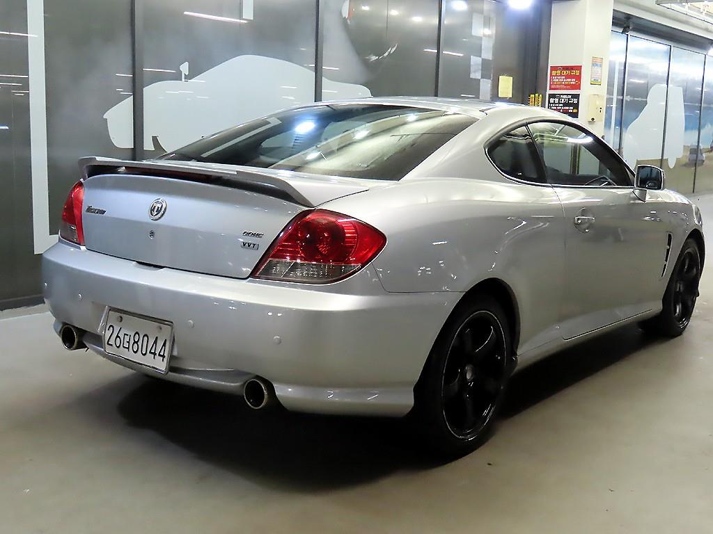 HYUNDAI Tuscani - Vista 4