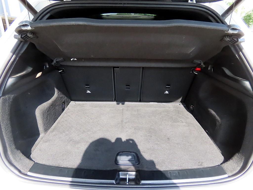 Mercedes Benz GLA Class 2021 Blanco - Importación desde Corea - HF Imports Iquique - Foto 17