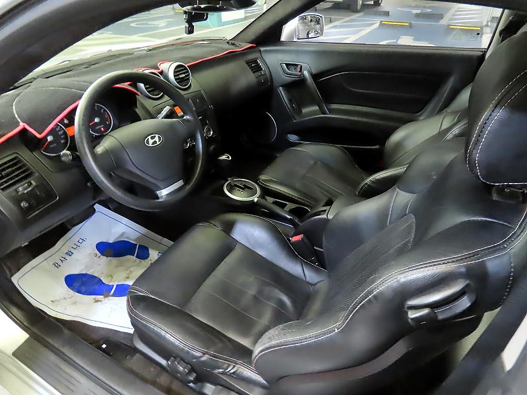 HYUNDAI Tuscani - Vista 10