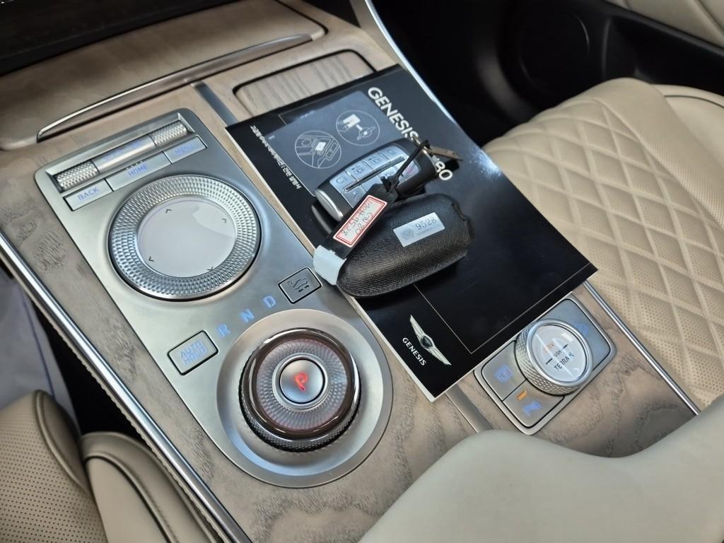 Genesis GV80 - Vista 8