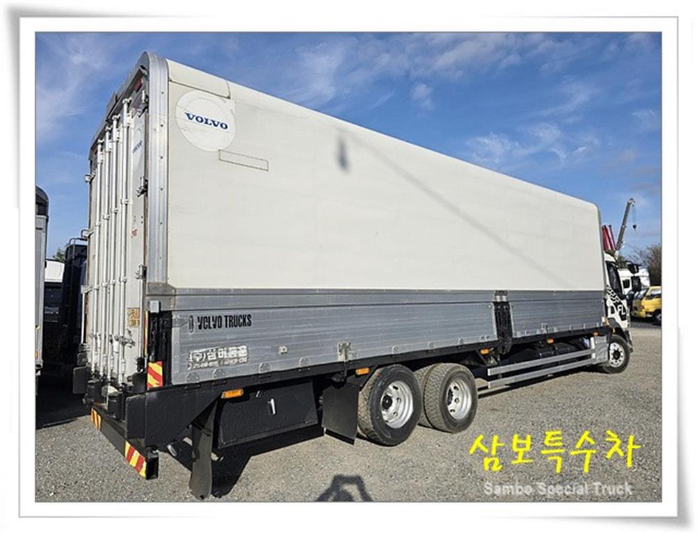 medium and large cargo truck - Vista 6