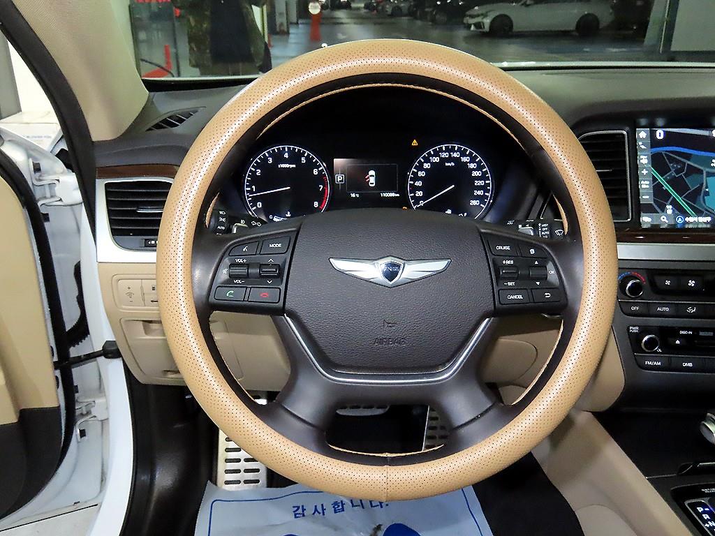 HYUNDAI Genesis - Vista 8