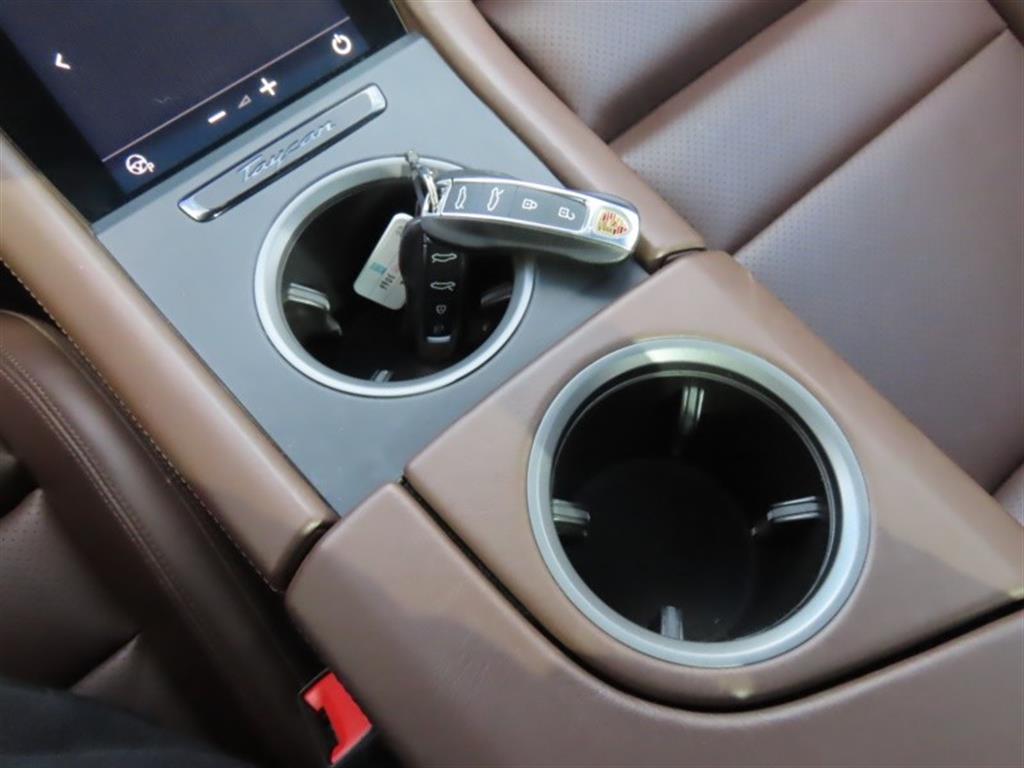 Porsche Taycan 2021 Plateado - Importación desde Corea - HF Imports Iquique - Foto 7