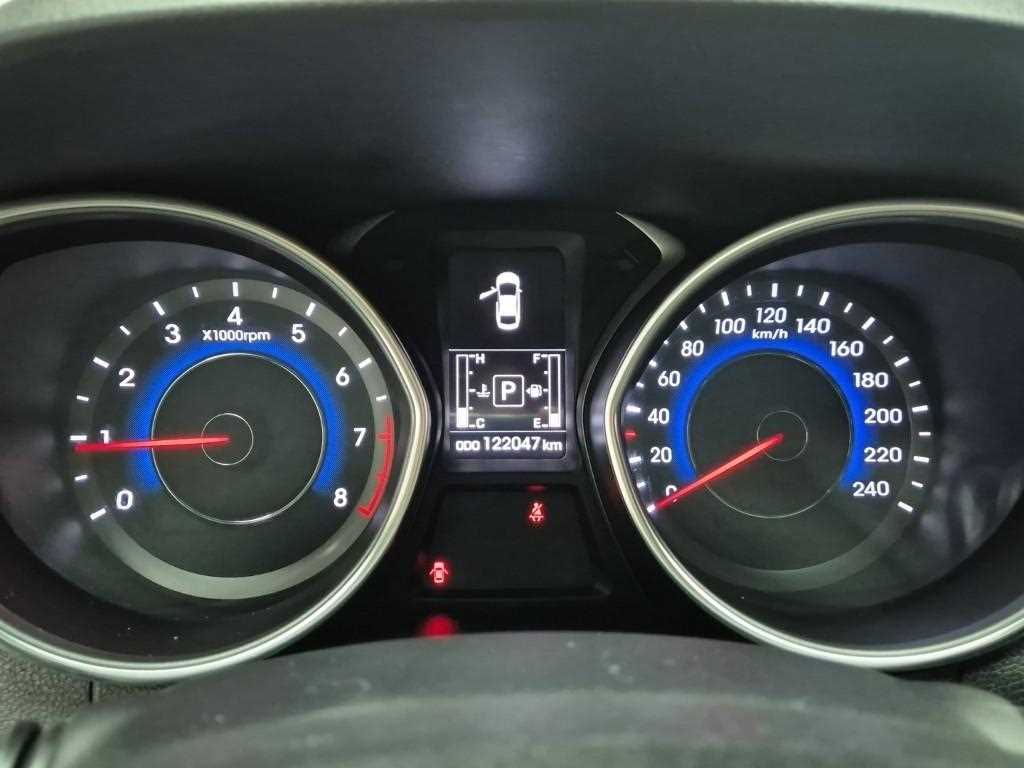 HYUNDAI Avante - Vista 6