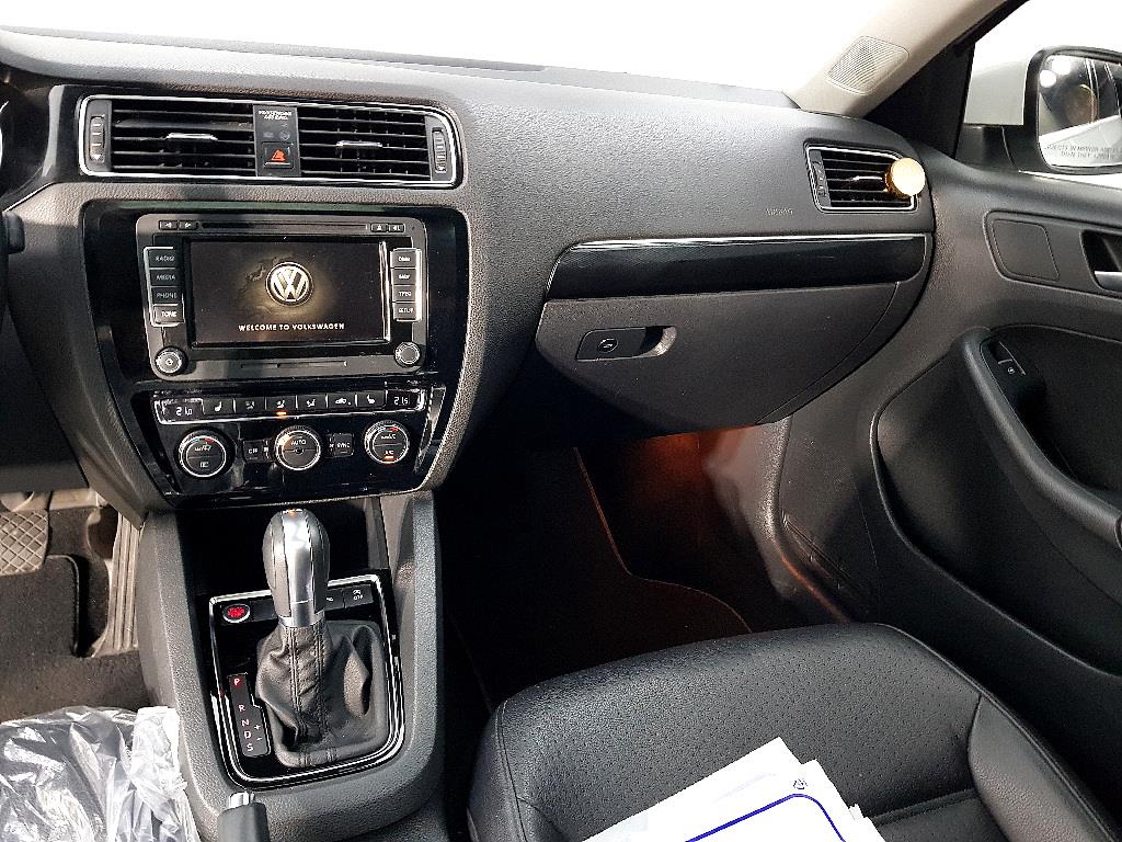 Volkswagen Jetta - Vista 10