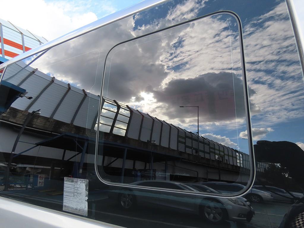 HYUNDAI Starex 2012 Gris - Importación desde Corea - HF Imports Iquique - Foto 17