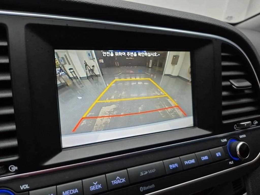 HYUNDAI Avante 2016 Blanco - Importación desde Corea - HF Imports Iquique - Foto 14