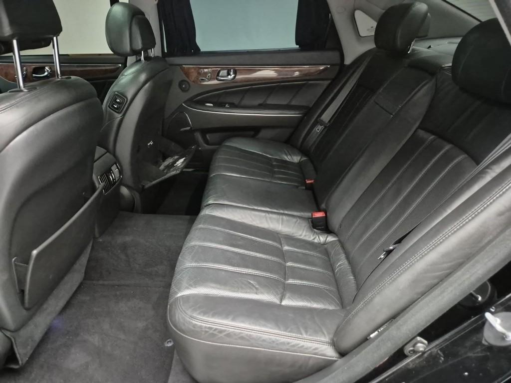 HYUNDAI Equus - Vista 11